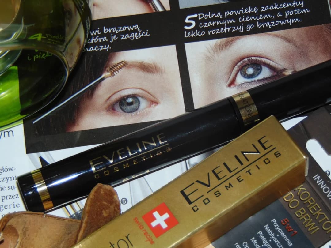 Jak używać korektora do brwi Eveline, by uzyskać idealny efekt
